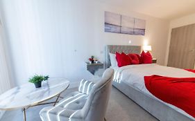 Luxury 2 Bedrooms - 2 Bathrooms - F5